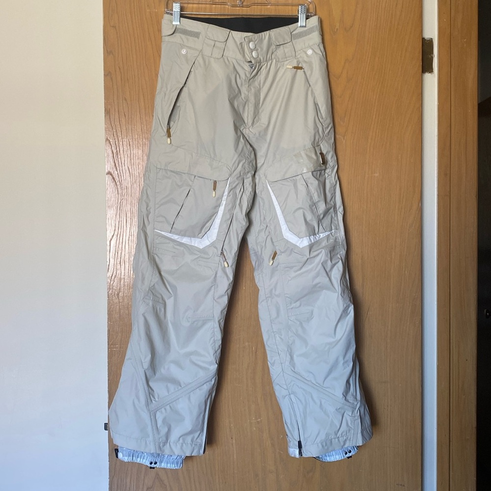 WOMENS TAN DC SNOWBOARDING PANTS SIZE SMALL🏂🧊🥶❄️☃️⛄️